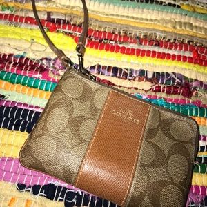 Coach clutch/wristlet.